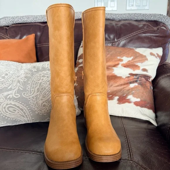 No Boundaries Tall Equestrian Boots 8 wide - Picture 2 of 9